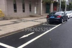 車停在車位也被貼處罰單子？交通警察：這三種停車方式也算違規(guī)！